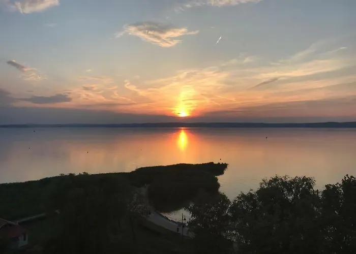 Club 218 Wellness + Panorama Apartman Siofok