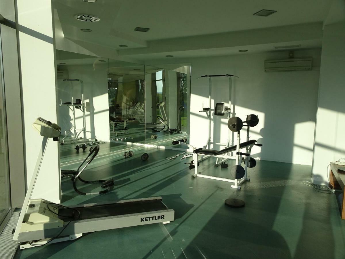 Club 218 Wellness + Panorama Apartment